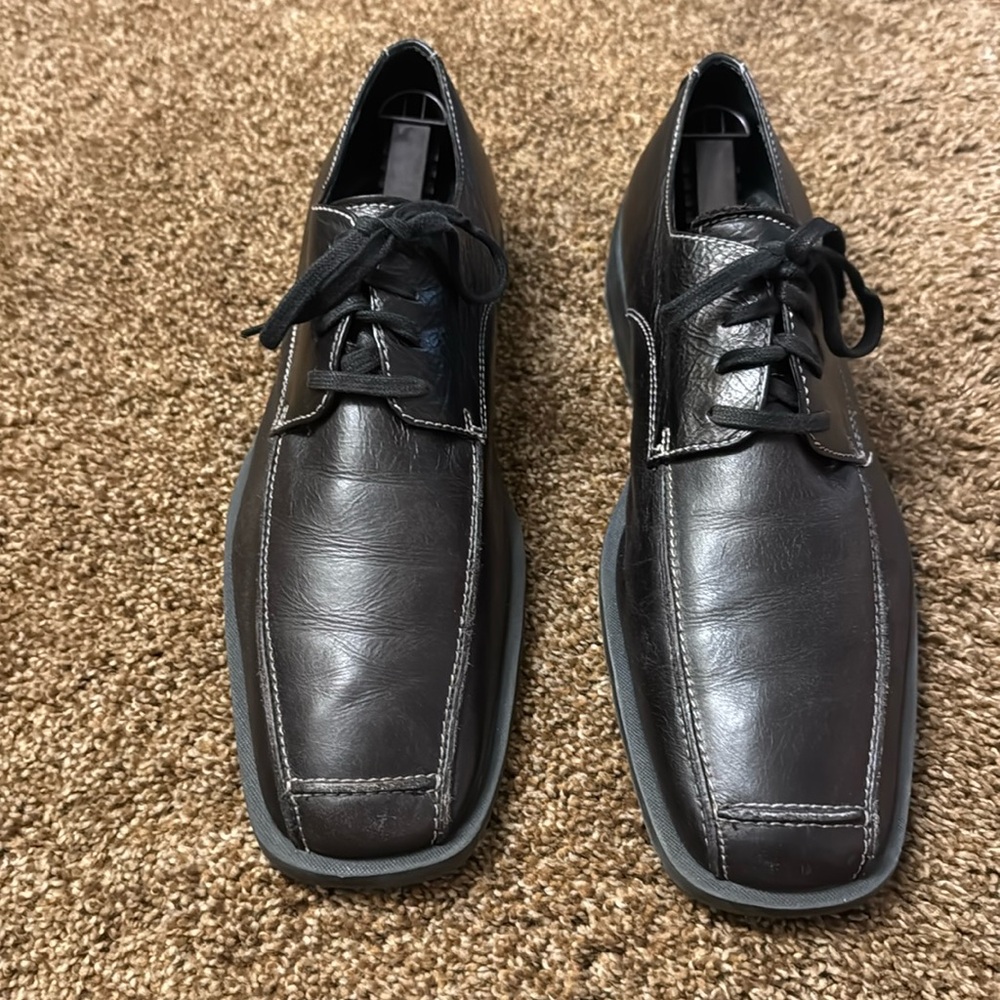 Men black shoes by Kenneth Cole reaction collection size 11 1/2 medium.